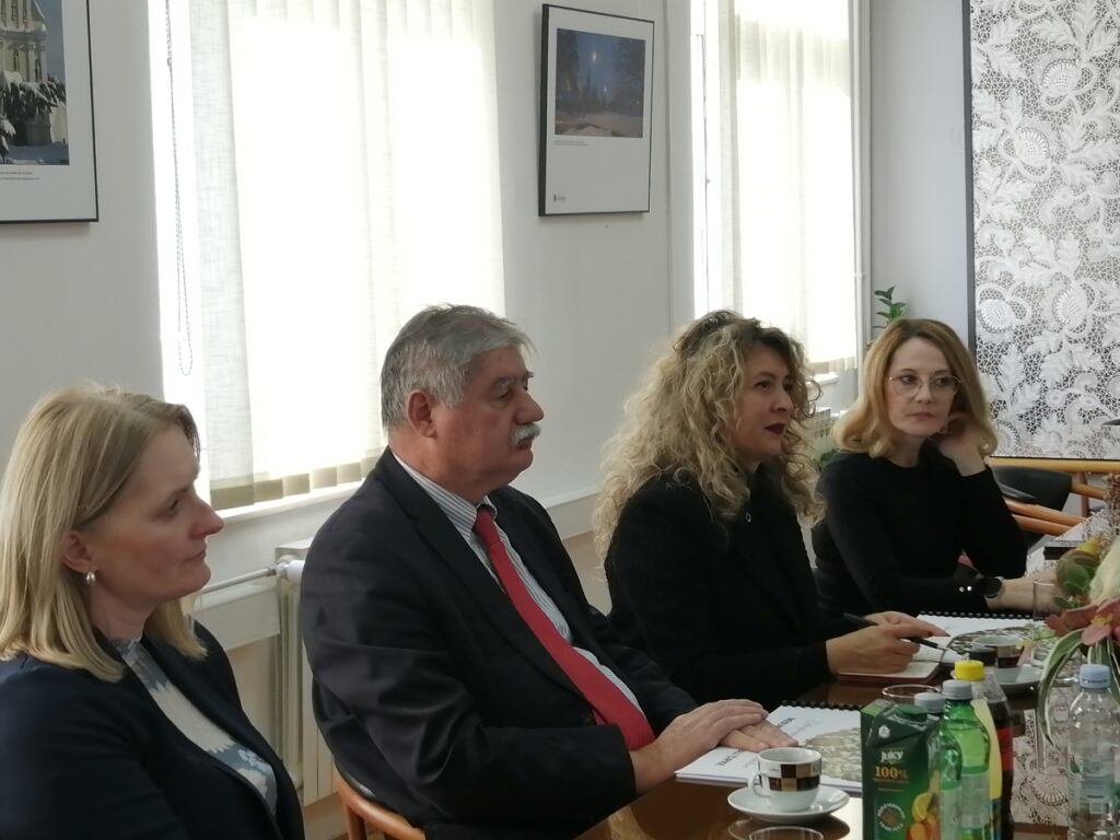 Čipka će nas snažnije povezati s još jednom zemljom 1 cg 5